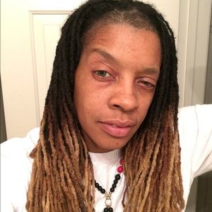 Meet your Posher, Monique